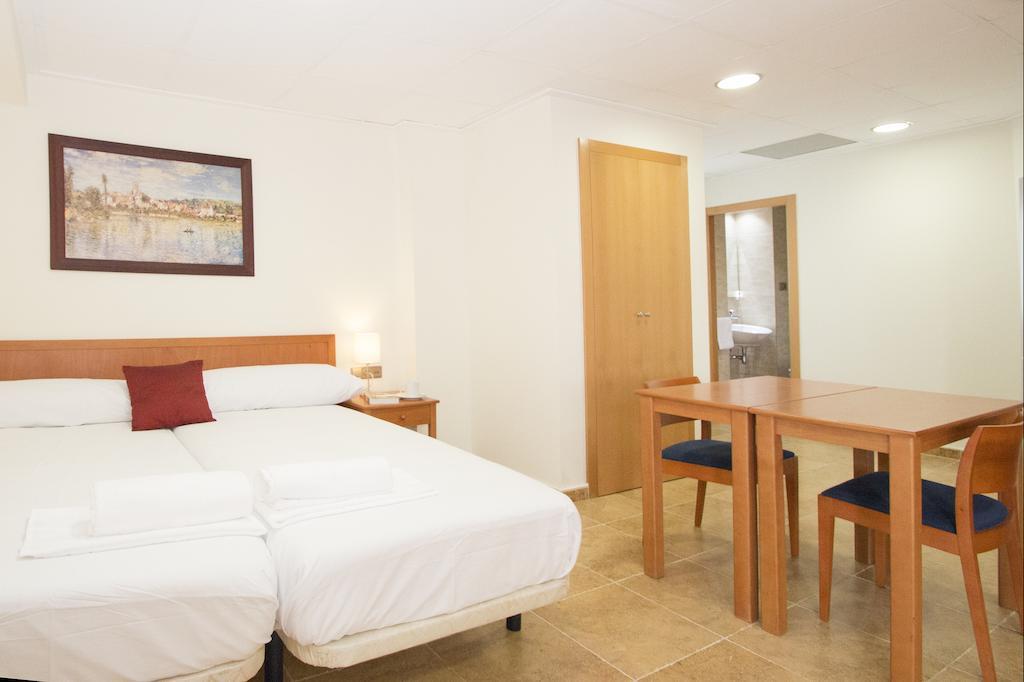 Viveros Apartments Valence Chambre photo